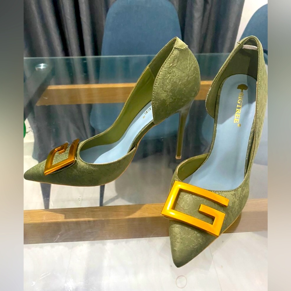 Pre-loved Shoes from Shein. Worn only once.